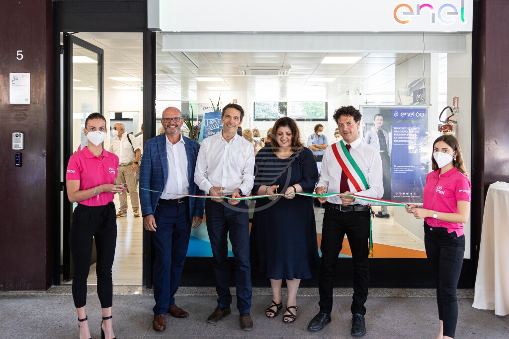 Inaugurato il nuovo Spazio Enel risparmio in bolletta e servizi più innovativi per il territorio