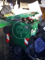 Rifiuti in centro storico, Hera non ci sta e tira le orecchie a Confcommercio: "La foto è di un unico associato più volte da noi ripreso" Rifiuti in centro storico, Hera non ci sta e tira le orecchie a Confcommercio: "La foto è di un unico associato più volte da noi ripreso"