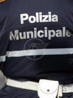 Alla guida senza patente fuggiva ogni volta che vedeva le forze dell'ordine: inseguito e sanzionato dagli agenti della Polizia Municipale Alla guida senza patente fuggiva ogni volta che vedeva le forze dell'ordine: inseguito e sanzionato dagli agenti della Polizia Municipale