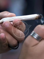 Il 14enne con la droga finisce in comunità Il 14enne con la droga finisce in comunità