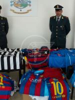 Contrasto al mercato del falso e all'abusivismo commerciale: la Finanza sequestra 6.500 prodotti contraffatti e denuncia 6 responsabili Contrasto al mercato del falso e all'abusivismo commerciale: la Finanza sequestra 6.500 prodotti contraffatti e denuncia 6 responsabili