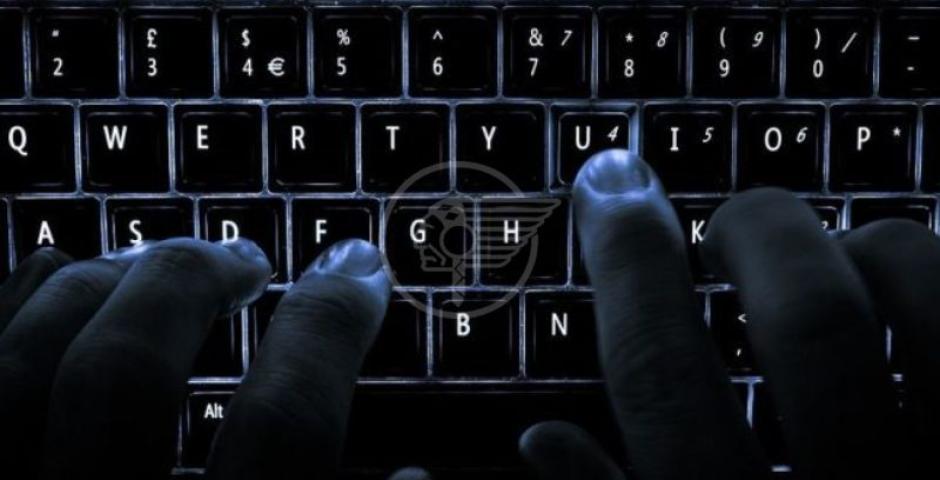 Minacce a ex studentessa, prof denunciato Minacce a ex studentessa, prof denunciato