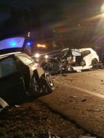 Tragico schianto sulla Statale 16 nelle Marche: tre morti alle 3,40 nello scontro tra una Bmw e un'Audi A4 Tragico schianto sulla Statale 16 nelle Marche: tre morti alle 3,40 nello scontro tra una Bmw e un'Audi A4