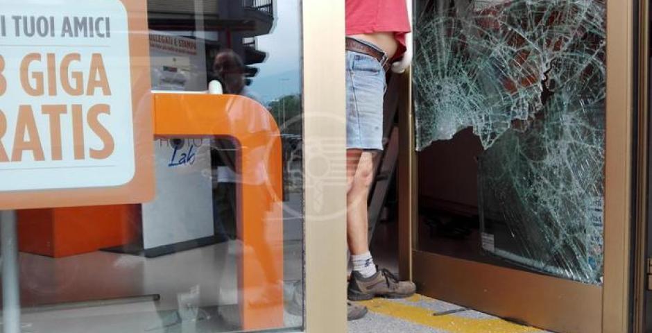 Due ladri moldavi in manette, sei denunciati Due ladri moldavi in manette, sei denunciati