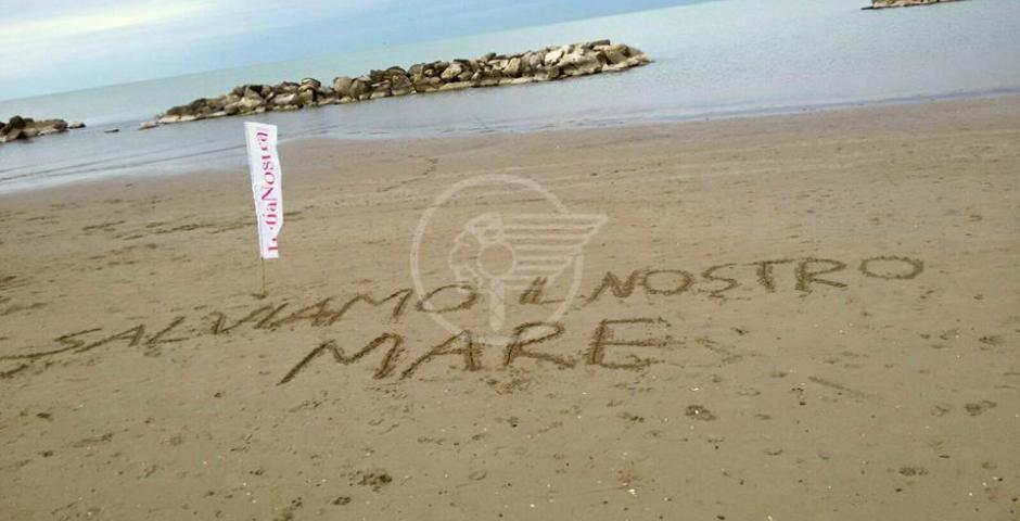 Spiaggia ripulita Spiaggia ripulita