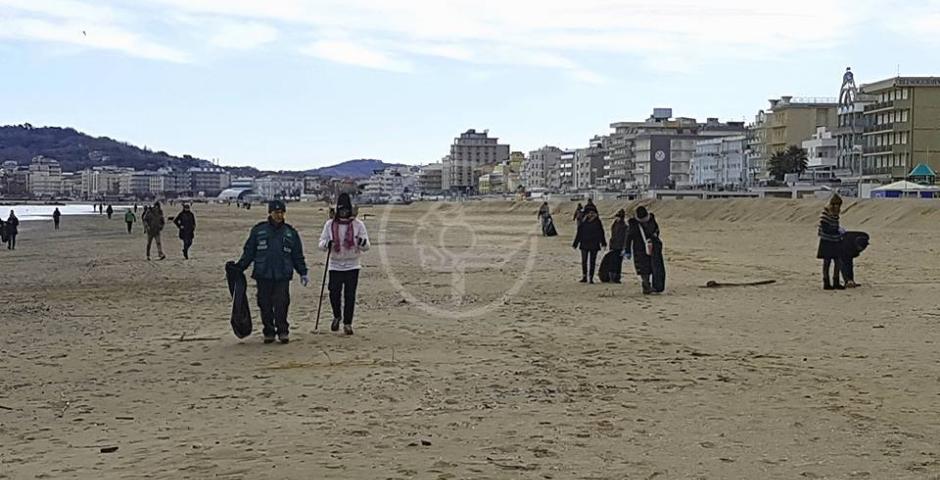 Spiaggia ripulita Spiaggia ripulita