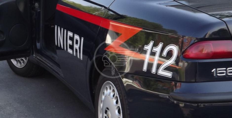 Presunto estorsore fermato dai carabinieri Presunto estorsore fermato dai carabinieri