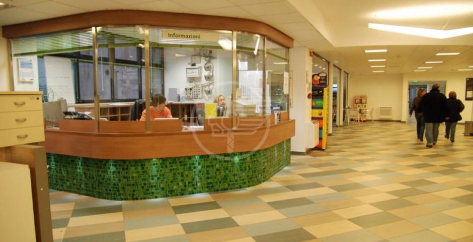 Picchia guardia giurata e carabinieri al Pronto soccorso Picchia guardia giurata e carabinieri al Pronto soccorso