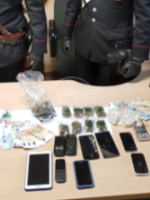 Droga, doppio arresto dei carabinieri della Tenenza Droga, doppio arresto dei carabinieri della Tenenza