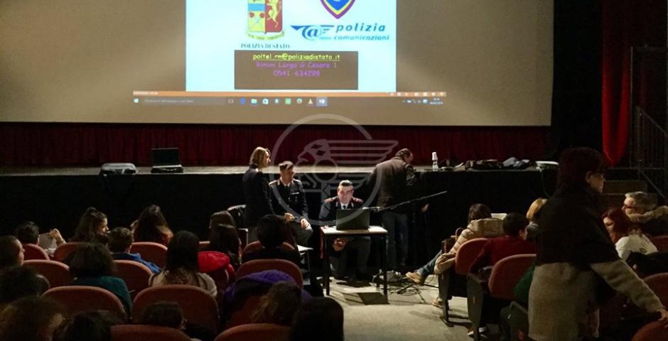 Lezione diversa: come difendersi dal cyberbullismo Lezione diversa: come difendersi dal cyberbullismo