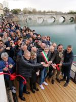 Anche la pioggia per la passerella sospesa Anche la pioggia per la passerella sospesa