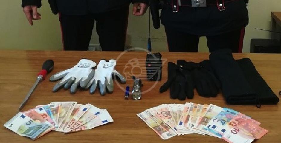 Due ladri di Misano sorpresi dai carabinieri Due ladri di Misano sorpresi dai carabinieri