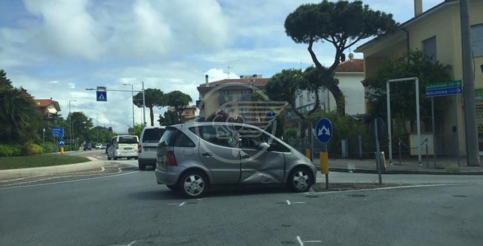 Incidente a Rivazzurra: un ferito e 2 km. di coda Incidente a Rivazzurra: un ferito e 2 km. di coda