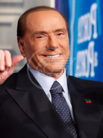 Berlusconi: un po’ Giuda, un po’ Cristo. Tutto in un'unica entità Berlusconi: un po’ Giuda, un po’ Cristo. Tutto in un'unica entità