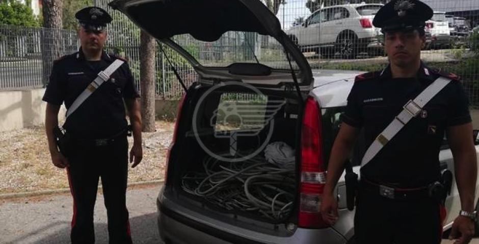 Furto e maltrattamenti in famiglia, due arresti Furto e maltrattamenti in famiglia, due arresti