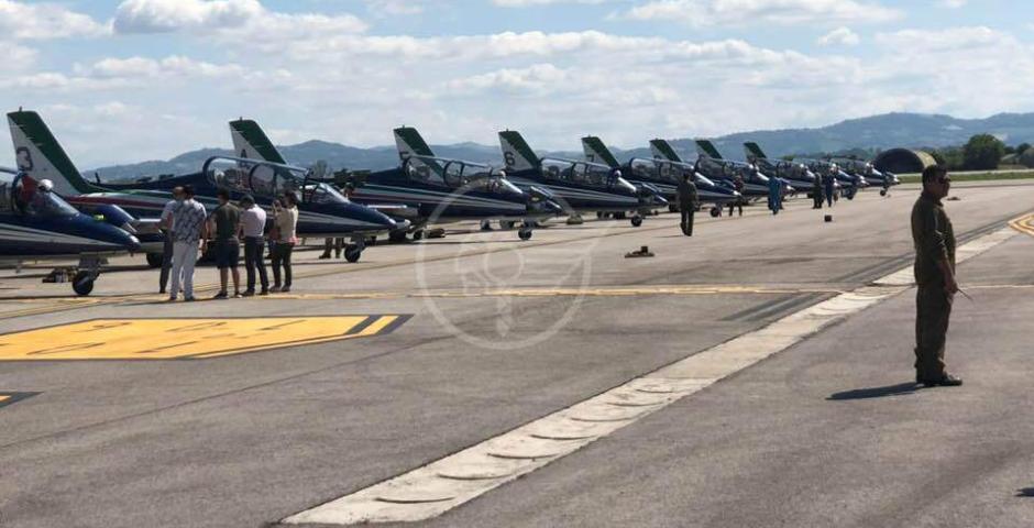 Le Frecce Tricolori all'aeroporto "Fellini" Le Frecce Tricolori all'aeroporto "Fellini"