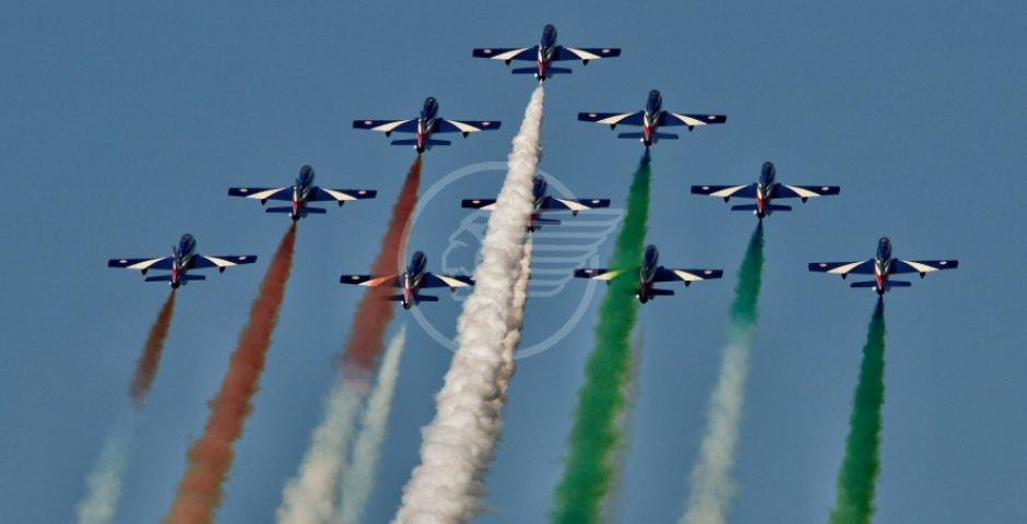 Per le Frecce Tricolori tutti con gli occhi al cielo Per le Frecce Tricolori tutti con gli occhi al cielo