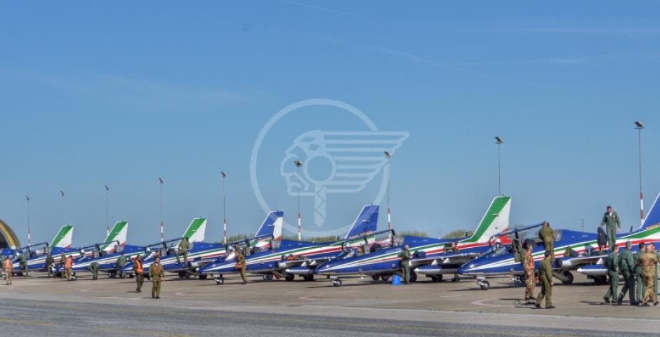 Ecco le Frecce Tricolori atterrate a Pisignano Ecco le Frecce Tricolori atterrate a Pisignano
