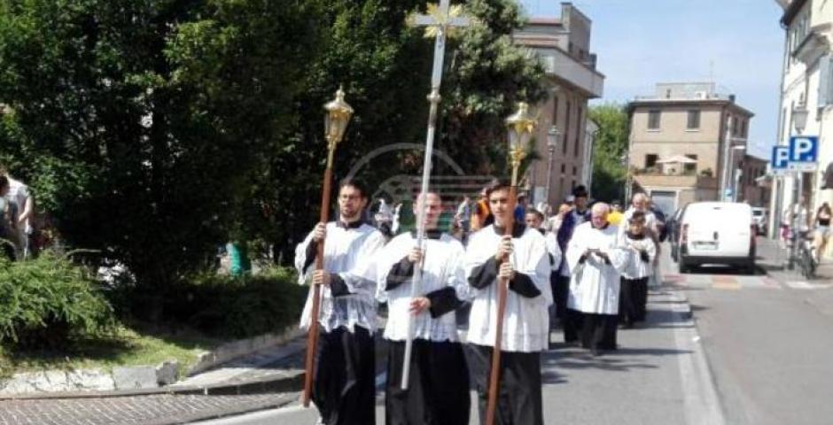 Gay Pride, oltre 250 alla Messa "riparatrice" Gay Pride, oltre 250 alla Messa "riparatrice"