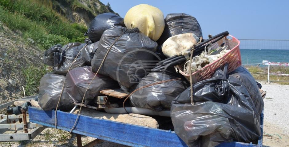 Raccolti 200 chili di rifiuti Raccolti 200 chili di rifiuti