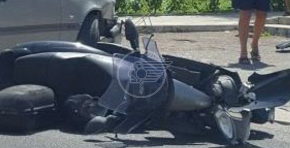Incidente sulla via Emilia fra scooter ed auto. Incidente sulla via Emilia fra scooter ed auto.