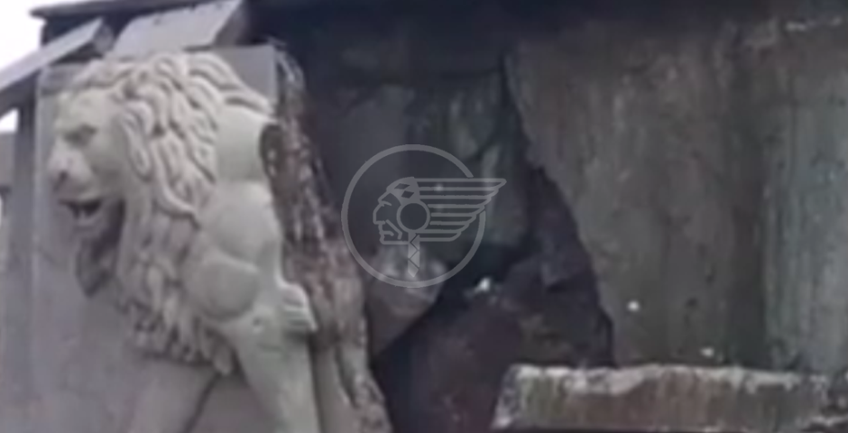 Roma :Crolla la base del monumento a Garibaldi al Gianicolo Roma :Crolla la base del monumento a Garibaldi al Gianicolo