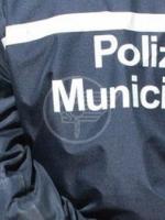 Anziano si perde, la Municipale lo riporta a casa Anziano si perde, la Municipale lo riporta a casa