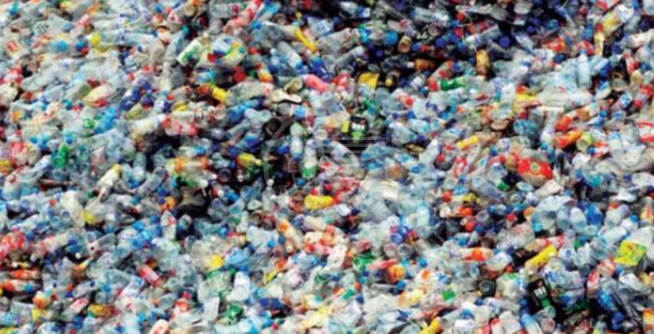 SIAMO INVASI DALLA PLASTICA SIAMO INVASI DALLA PLASTICA