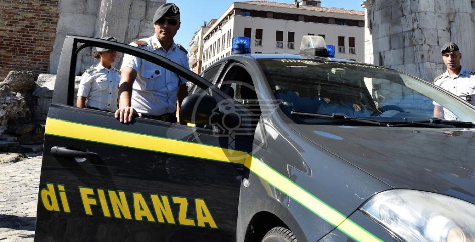 Lavoro nero, una piaga: verbali e denunce della Finanza Lavoro nero, una piaga: verbali e denunce della Finanza