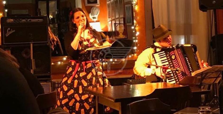 Quanti applausi per il duo "Tempi Moderni" Quanti applausi per il duo "Tempi Moderni"