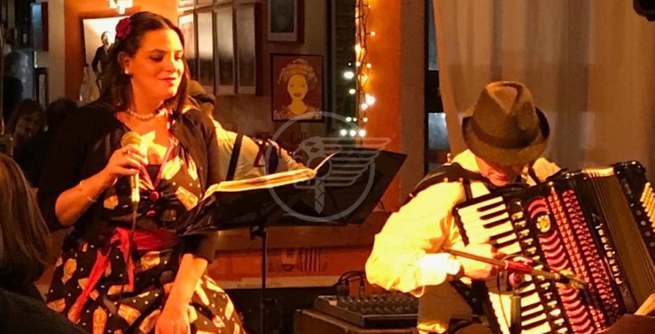 Quanti applausi per il duo "Tempi Moderni" Quanti applausi per il duo "Tempi Moderni"