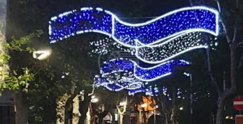 All'Isola dei Platani si accendono le luminarie estive All'Isola dei Platani si accendono le luminarie estive
