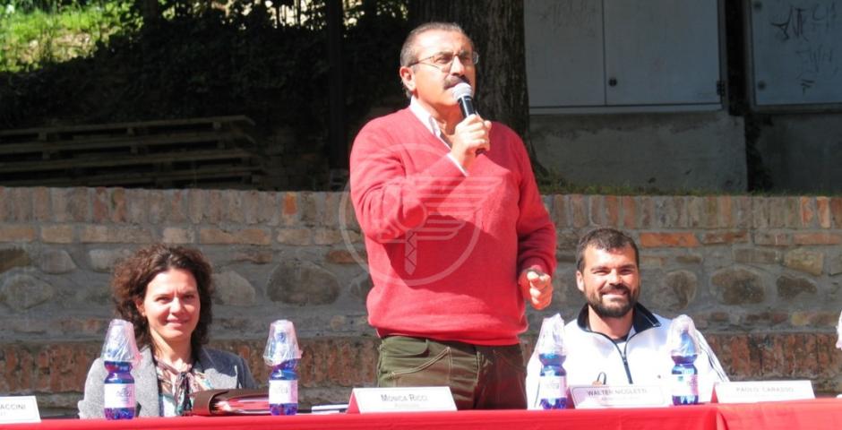 Il saluto del sindaco a Walter Nicoletti Il saluto del sindaco a Walter Nicoletti