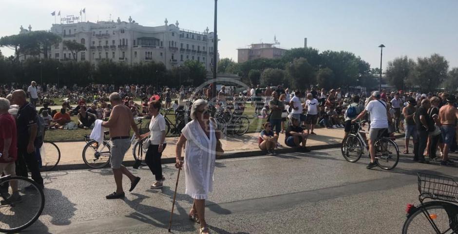 E' già pienone per l'Air show delle Frecce E' già pienone per l'Air show delle Frecce