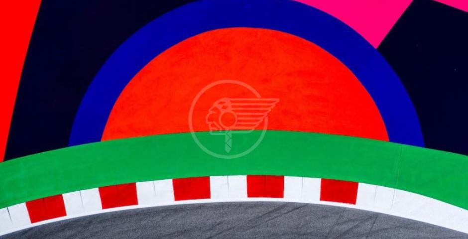 La bandiera della Riders' Land sventola sul World Circuit  La bandiera della Riders' Land sventola sul World Circuit