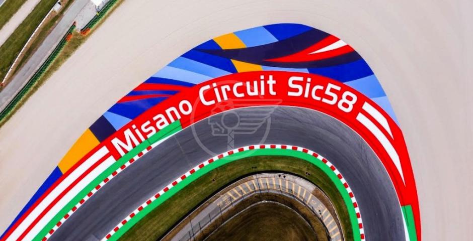 La bandiera della Riders' Land sventola sul World Circuit  La bandiera della Riders' Land sventola sul World Circuit