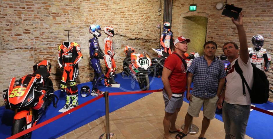 Wall of fame motoclub Pasolini: ecco la mostra Wall of fame motoclub Pasolini: ecco la mostra