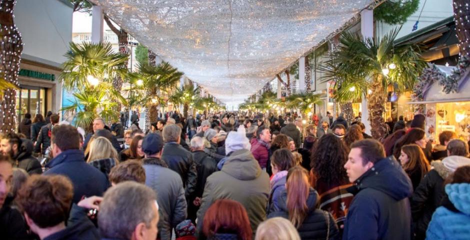 Bando per l'assegnazione delle casine di Natale  Bando per l'assegnazione delle casine di Natale