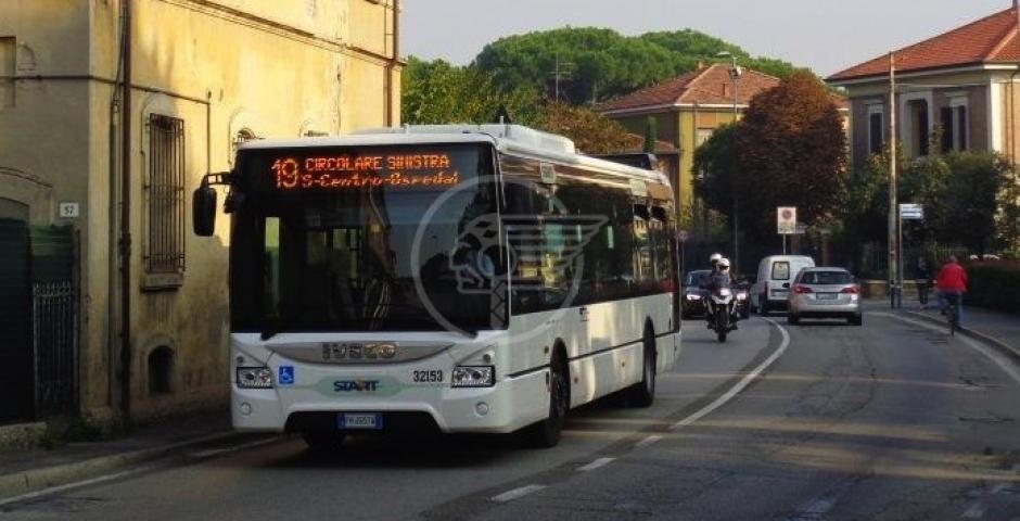Incendio sul bus 19, passeggeri incolumi Incendio sul bus 19, passeggeri incolumi