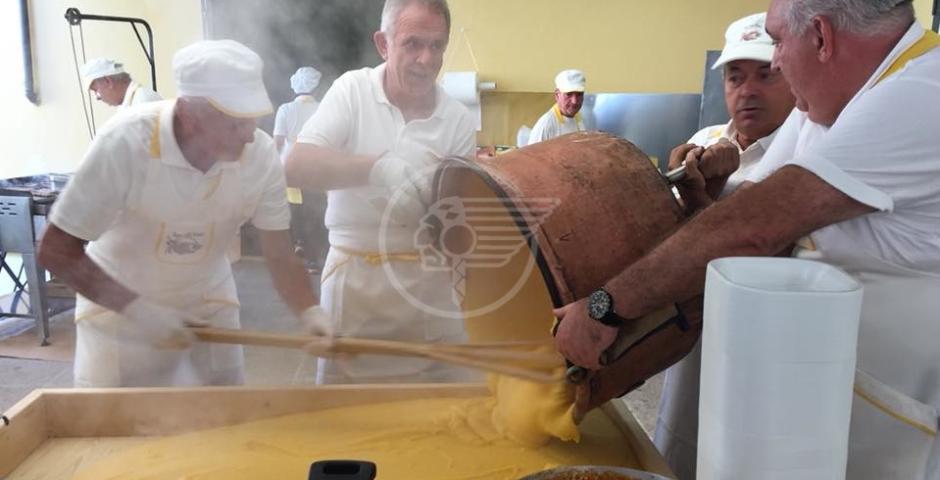 Parte domenica la Sagra della Polenta a Perticara Parte domenica la Sagra della Polenta a Perticara