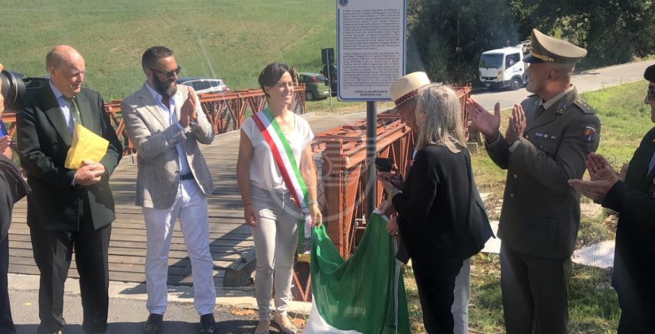 Scoperta targa bilingue sul Ponte Bailey di Verucchio Scoperta targa bilingue sul Ponte Bailey di Verucchio