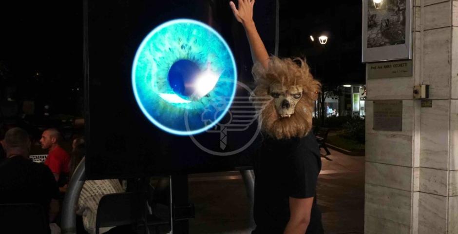 La storia di Tommy proiettata solo in verticale La storia di Tommy proiettata solo in verticale