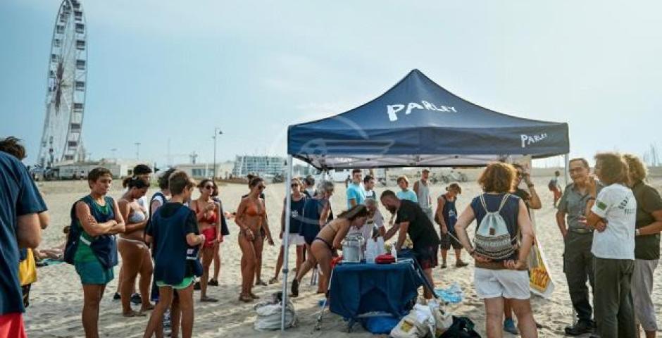 Spiaggia libera ripulita: missione compiuta Spiaggia libera ripulita: missione compiuta
