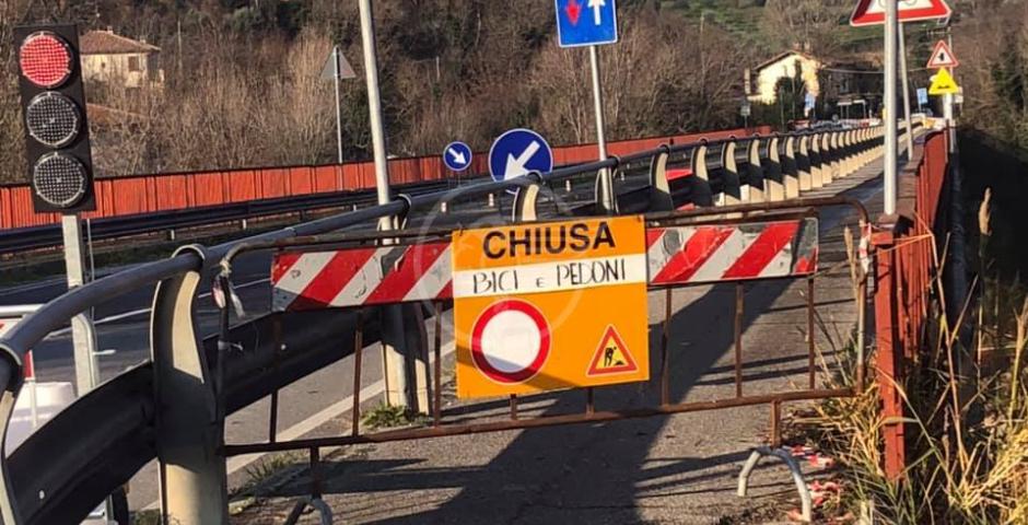 Galli (Lega): "A Verucchio Santi scappa e non dialoga con il pubblico sui problemi del ponte" Galli (Lega): "A Verucchio Santi scappa e non dialoga con il pubblico sui problemi del ponte"