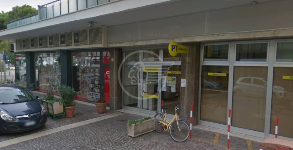 Gnassi: "Siamo con i cittadini, l'ufficio postale di Marina Centro deve restare attivo" Gnassi: "Siamo con i cittadini, l'ufficio postale di Marina Centro deve restare attivo"