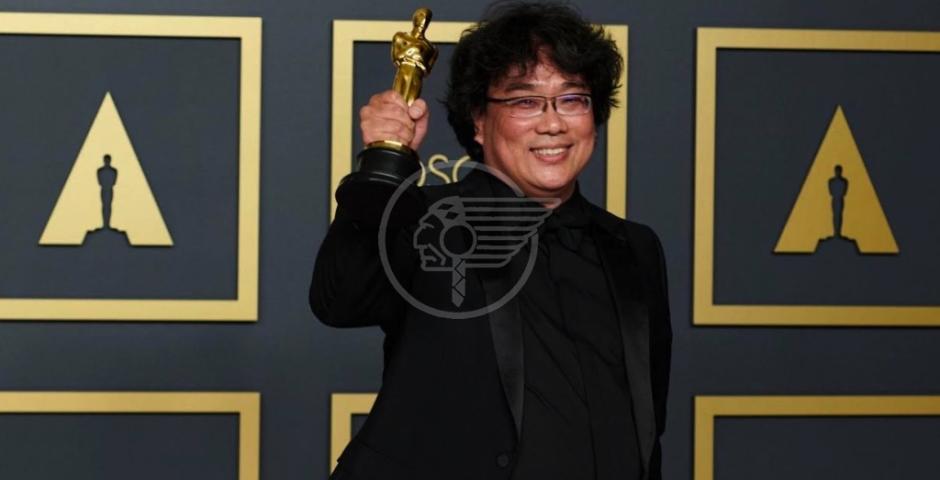 L’Oscar a Bong Joo-hoo per “Parasite”, un pezzo d’arte che odora di lui L’Oscar a Bong Joo-hoo per “Parasite”, un pezzo d’arte che odora di lui