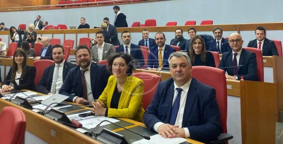 Lega E-R: “Bonaccini, chiudiamo tutto subito: così si riparte" Lega E-R: “Bonaccini, chiudiamo tutto subito: così si riparte"