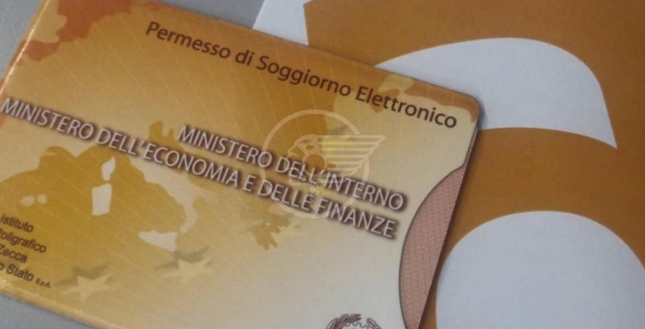 Fino al 14 né rilasci né rinnovi di permessi di soggiorno Fino al 14 né rilasci né rinnovi di permessi di soggiorno