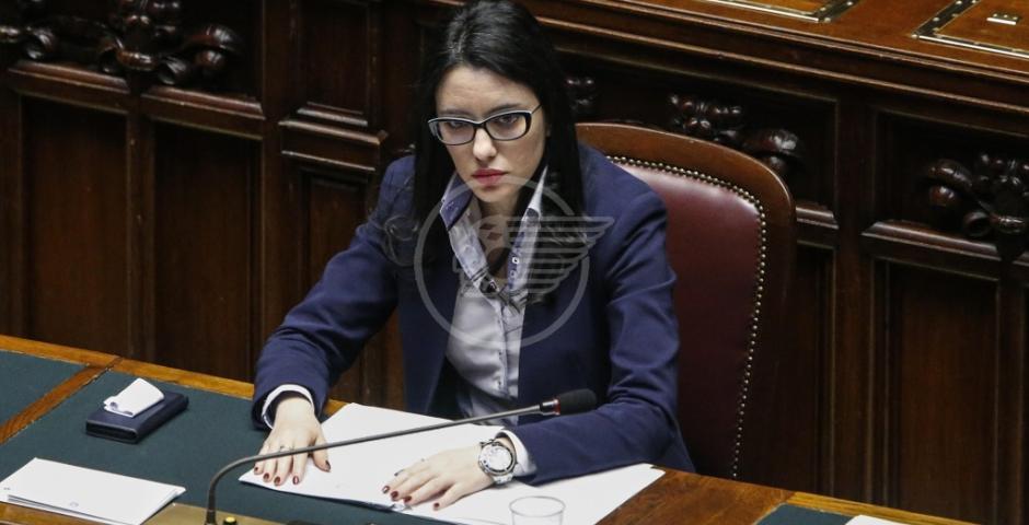 Campisi: "Lezioni metà a scuola metà a casa, follia della Azzolina" Campisi: "Lezioni metà a scuola metà a casa, follia della Azzolina"