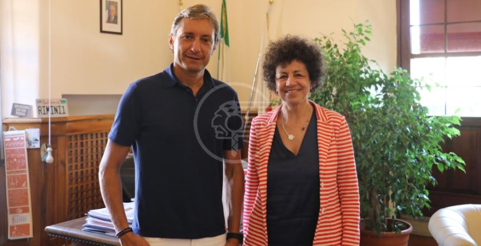 Gnassi omaggia la Camporota e detta le priorità al nuovo prefetto Gnassi omaggia la Camporota e detta le priorità al nuovo prefetto